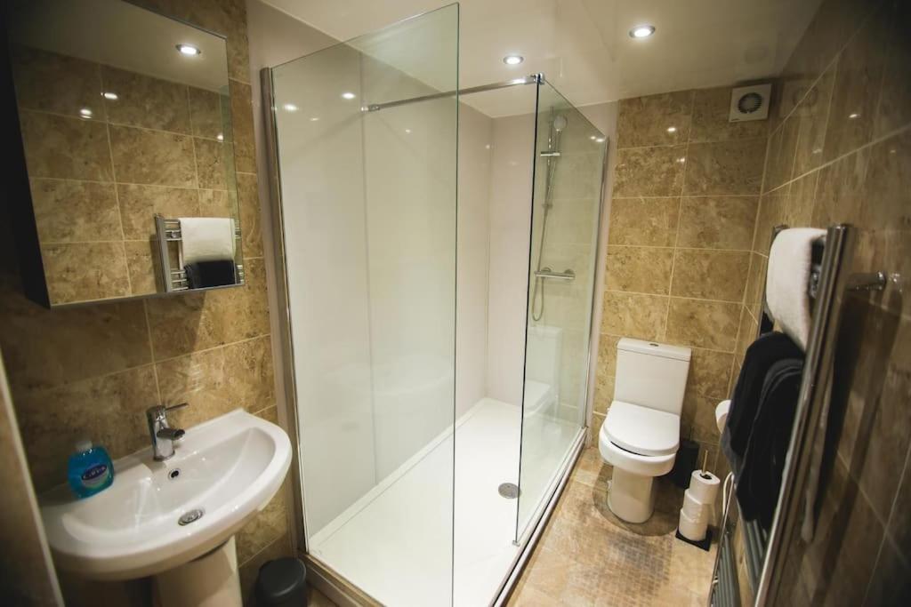 Games And Movies Lounge 7 Bed City Centre Apartment Newcastle upon Tyne Luaran gambar