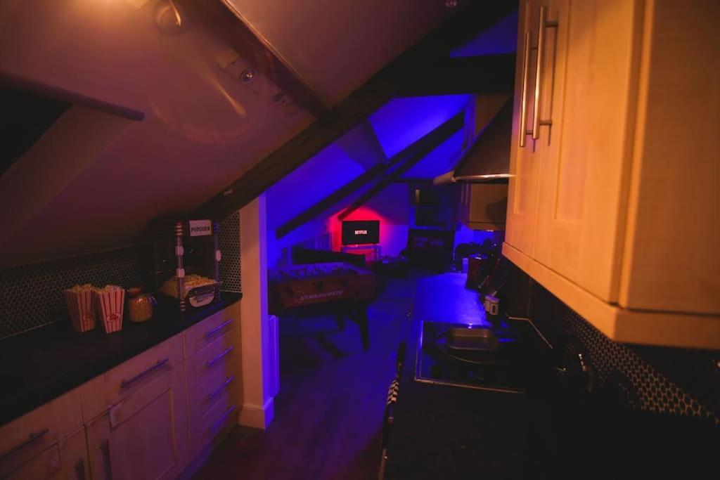 Games And Movies Lounge 7 Bed City Centre Apartment Newcastle upon Tyne Luaran gambar