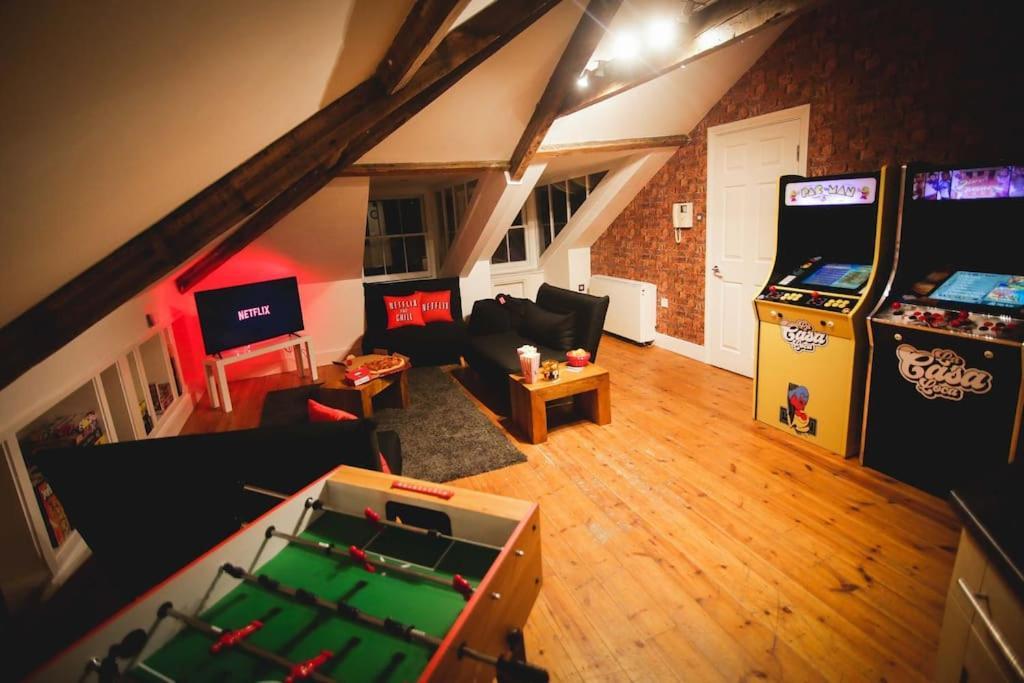 Games And Movies Lounge 7 Bed City Centre Apartment Newcastle upon Tyne Luaran gambar