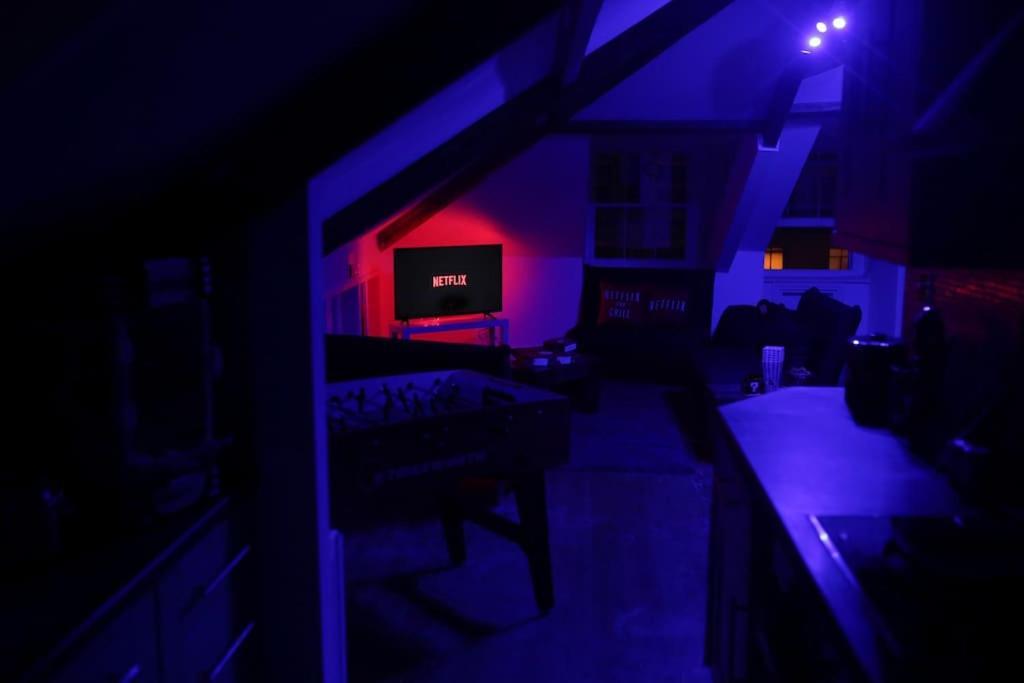 Games And Movies Lounge 7 Bed City Centre Apartment Newcastle upon Tyne Luaran gambar