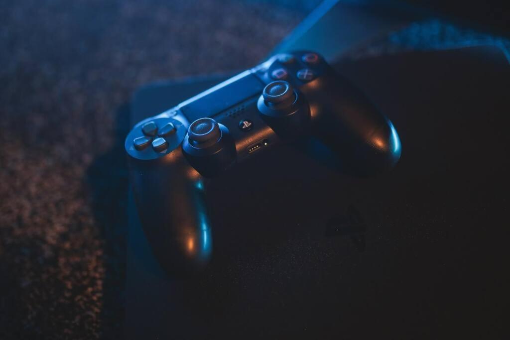 Games And Movies Lounge 7 Bed City Centre Apartment Newcastle upon Tyne Luaran gambar