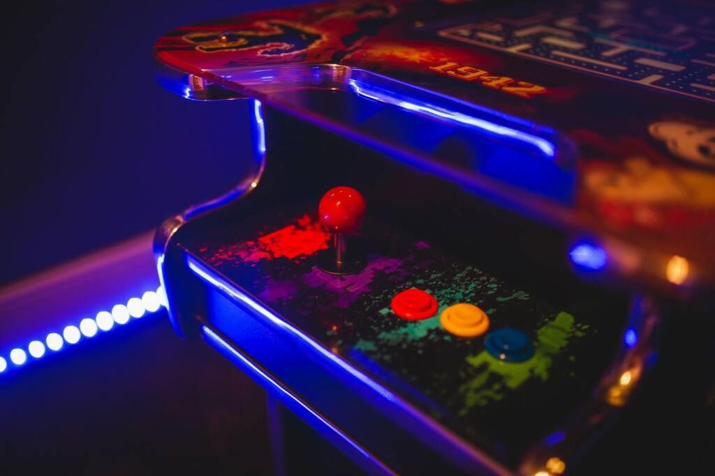 Games And Movies Lounge 7 Bed City Centre Apartment Newcastle upon Tyne Luaran gambar