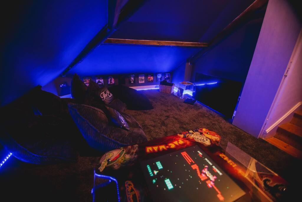 Games And Movies Lounge 7 Bed City Centre Apartment Newcastle upon Tyne Luaran gambar