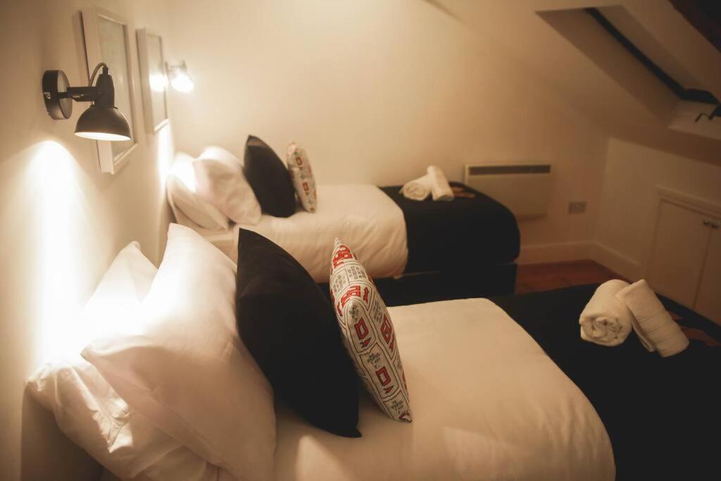 Games And Movies Lounge 7 Bed City Centre Apartment Newcastle upon Tyne Luaran gambar