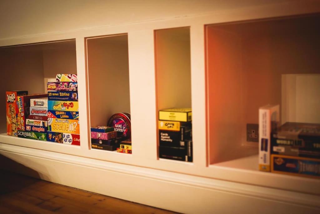 Games And Movies Lounge 7 Bed City Centre Apartment Newcastle upon Tyne Luaran gambar
